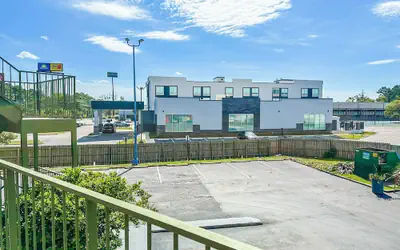 OYO Hotel Mobile, AL I-65 at Airport Blvd