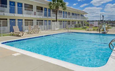 Motel 6 Gulfport, MS – Airport