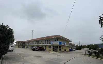 Americas Best Value Inn & Suites Groves Port Arthur