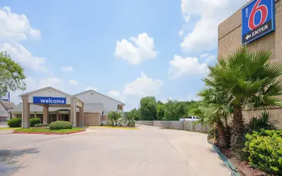 Motel 6 Baytown, TX - Baytown East