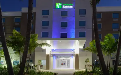 Holiday Inn Express Hotel & Suites Ft Lauderdale Airport/Cru by IHG