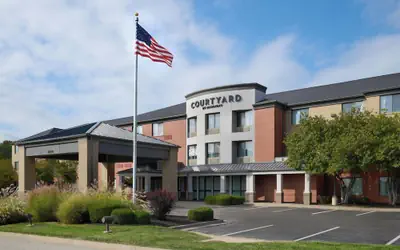 Courtyard by Marriott Kansas City Shawnee
