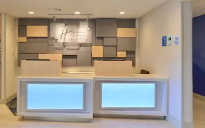 Holiday Inn Express and Suites Stevens Point by IHG