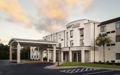 Courtyard by Marriott Brunswick