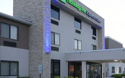 Holiday Inn Express & Suites Williamstown - Glassboro by IHG