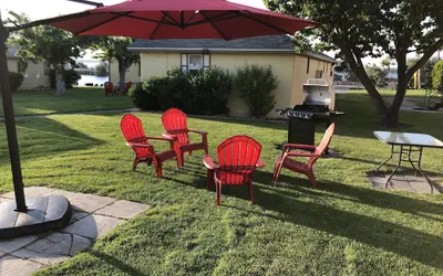 Lakeshore Inn Water Front