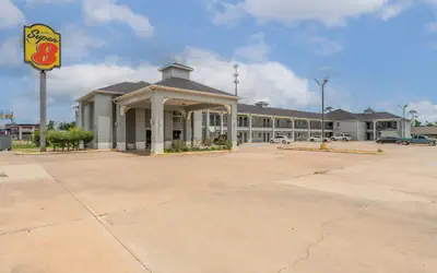 Super 8 by Wyndham Lake Charles Northeast