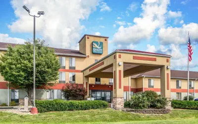 Quality Inn & Suites Lawrenceburg