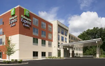 Holiday Inn Express and Suites North Brunswick by IHG