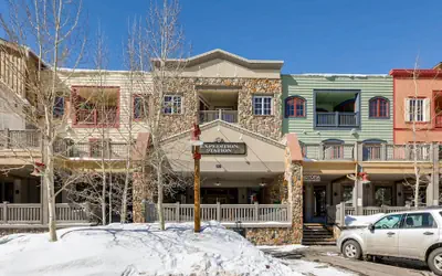 Village , Walk To Slopes, Heated Pool Access 1 Bedroom Condo by RedAwning