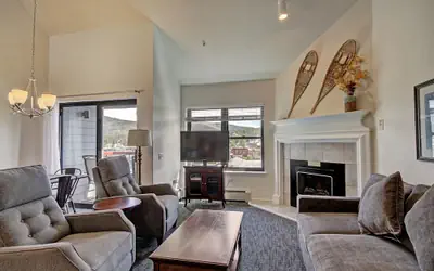 Perfectly Located 2 Story 2br 2ba Close To Lifts + Downtown 1 Bedroom Condo by RedAwning