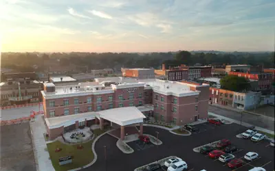 Courtyard by Marriott Albion