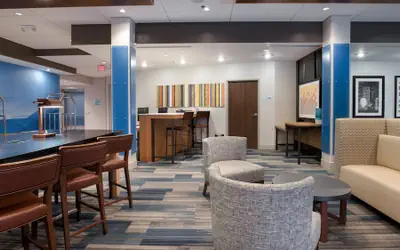 Holiday Inn Express & Suites Racine by IHG