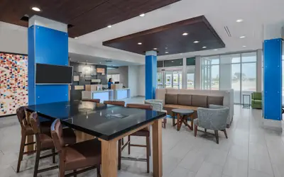 Holiday Inn Express & Suites Bryan - College Station by IHG