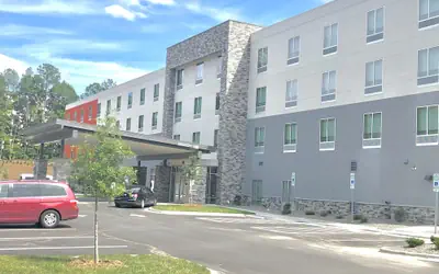 Holiday Inn Express & Suites Raleigh Airport - Brier Creek by IHG
