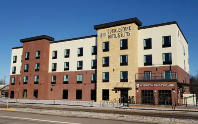 Cobblestone Hotel & Suites - Appleton International Airport