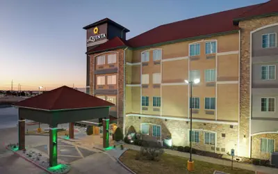 La Quinta Inn & Suites by Wyndham Allen at The Village