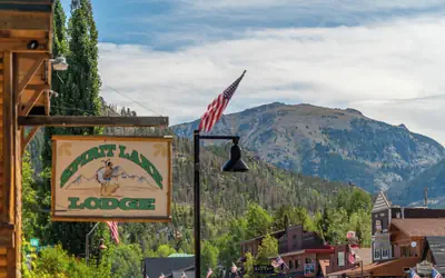 Spirit Lake Lodge