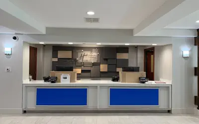 Holiday Inn Express & Suites Woodland Hills by IHG
