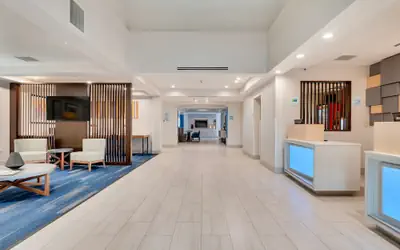 Holiday Inn Express & Suites, Lake Elsinore by IHG