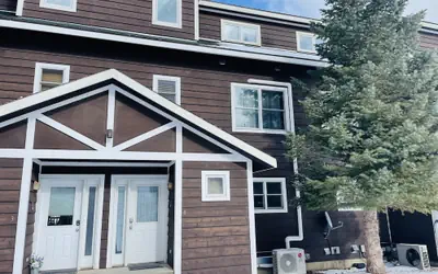 Mount Chapin S4 2 Bedroom Condo by RedAwning