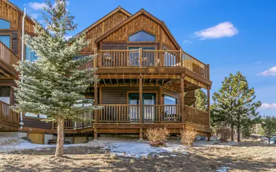 Bighorn Mountain 19b 2 Bedroom Condo by RedAwning