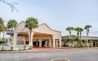 Super 8 by Wyndham St. Petersburg