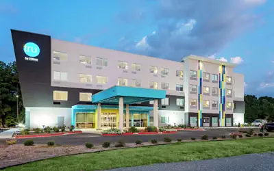 TRU By Hilton Crossett