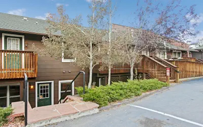 Hallett Peak 101 2 Bedroom Condo by RedAwning