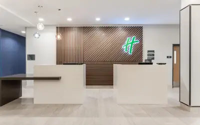 Holiday Inn & Suites Cedar Falls - Waterloo Event Ctr by IHG