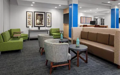 Holiday Inn Express & Suites Wilmington West - Medical Park by IHG