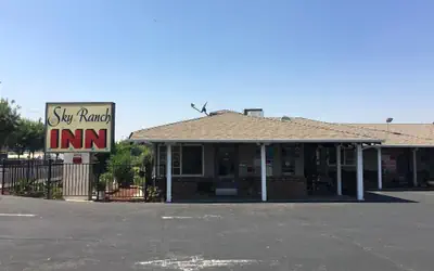 Sky Ranch Inn