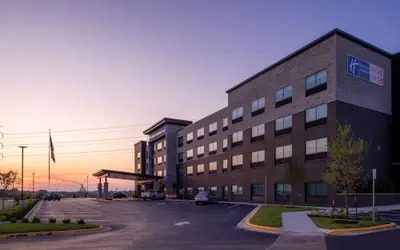 Holiday Inn Express & Suites Olathe West by IHG