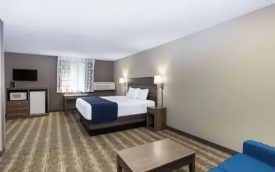 Days Inn & Suites by Wyndham Wisconsin Dells
