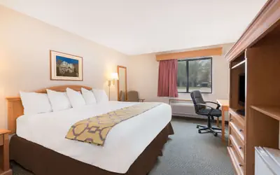 Baymont by Wyndham Hot Springs