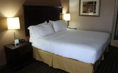 Holiday Inn Express Kansas City-Liberty by IHG