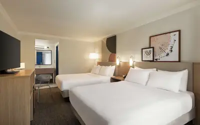 Spark by Hilton Sarasota Siesta Key Gateway