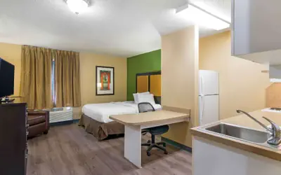 Extended Stay America Suites Kansas City Airport