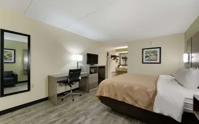 Quality Inn Airport - Southeast