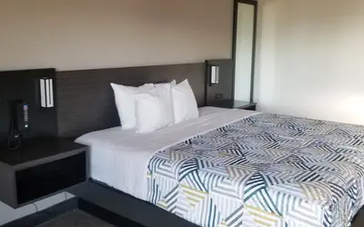 Studio 6 LaPlace, LA