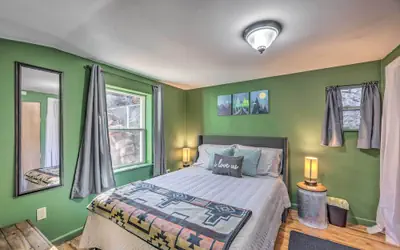 Cabin w/ Mountain Views ~ 2 Mi to Ruidoso Midtown!