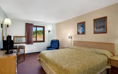 Super 8 by Wyndham Hot Springs