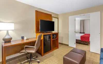 Comfort Suites Oakbrook Terrace near Oakbrook Center