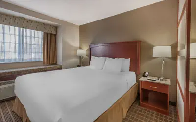 Best Western Plus Peak Vista Inn & Suites