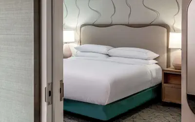 DoubleTree by Hilton Hotel and Conference Center Chicago North Shore