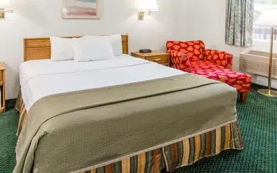 Howard Johnson by Wyndham Roseburg