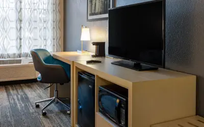 Baymont by Wyndham White Plains - Elmsford