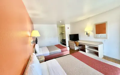 Motel 6 Bellflower, CA - Los Angeles