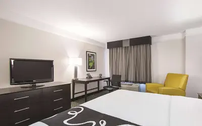 La Quinta Inn & Suites by Wyndham Univ Area Chapel Hill