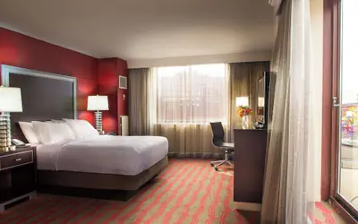 DoubleTree by Hilton New York-LaGuardia